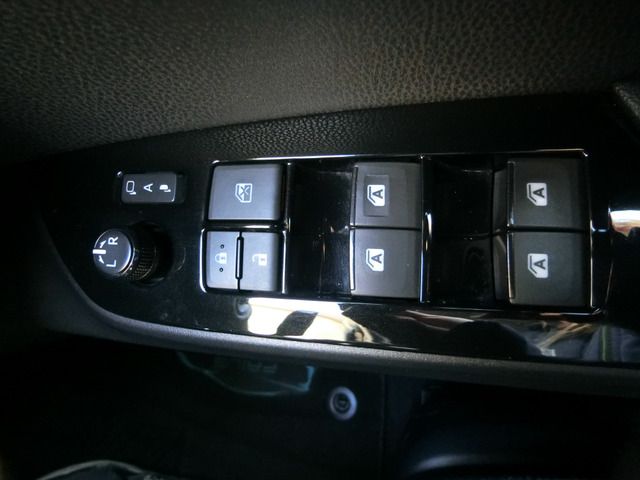 TOYOTA PRIUS 2016 Image 31