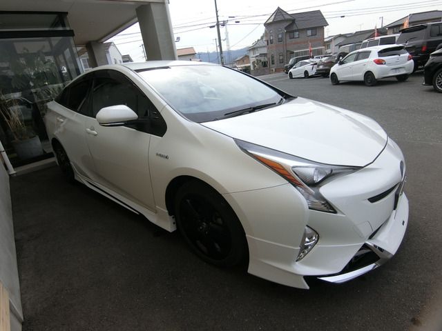 TOYOTA PRIUS 2016 Image 31