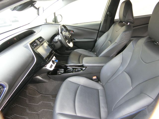 TOYOTA PRIUS 2016 Image 31