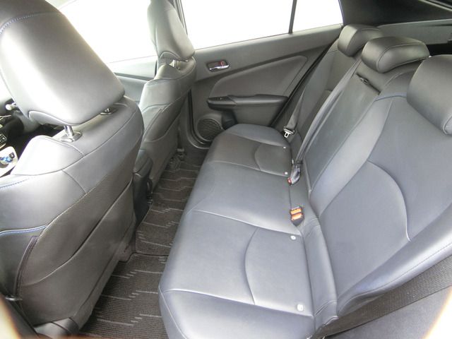 TOYOTA PRIUS 2016 Image 31