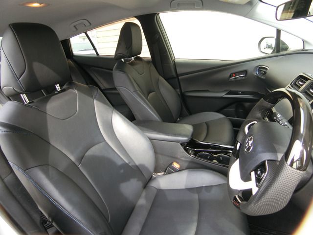 TOYOTA PRIUS 2016 Image 31