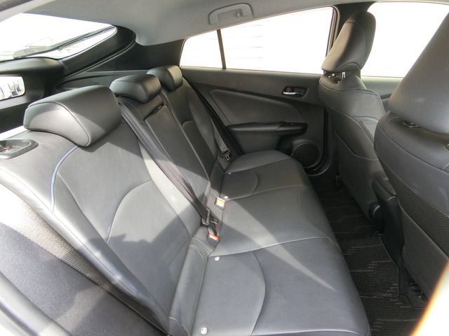 TOYOTA PRIUS 2016 Image 31