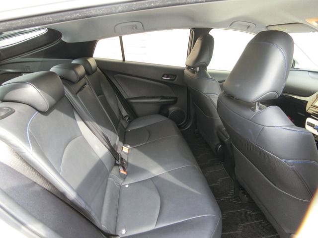 TOYOTA PRIUS 2016 Image 31