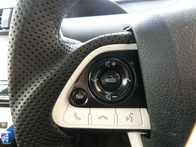 TOYOTA PRIUS 2016 Image 31