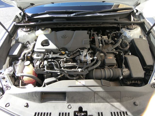 TOYOTA CAMRY HYBRID 2018 Image 31