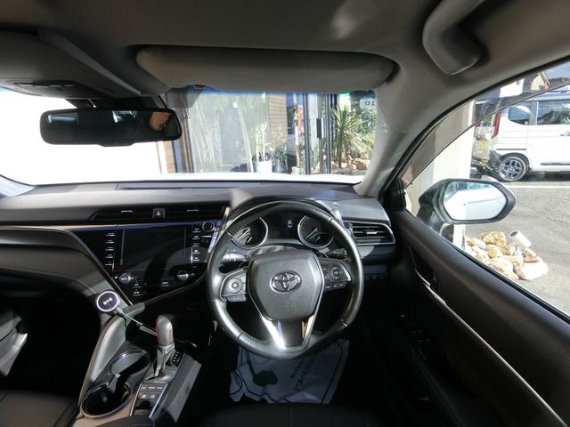 TOYOTA CAMRY HYBRID 2018 Image 31