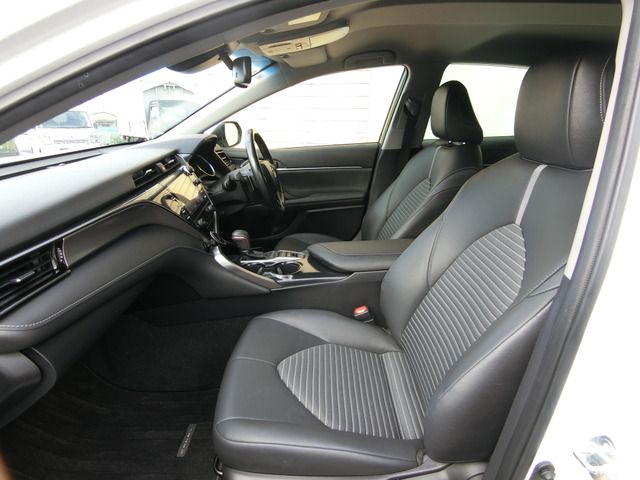 TOYOTA CAMRY HYBRID 2018 Image 31