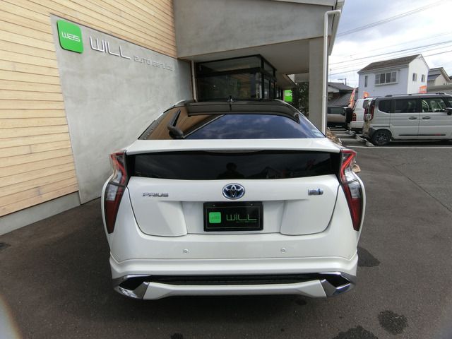 TOYOTA PRIUS 2018 Image 31
