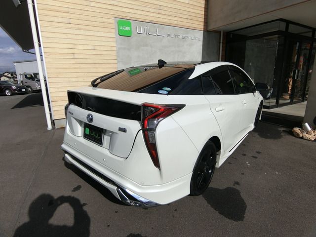 TOYOTA PRIUS 2018 Image 31