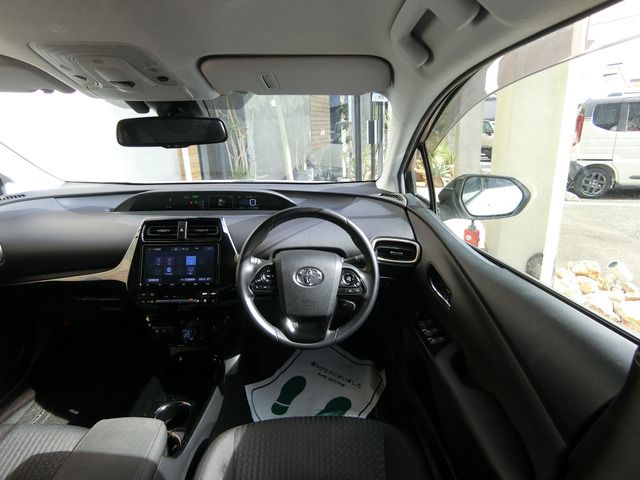 TOYOTA PRIUS 2018 Image 31
