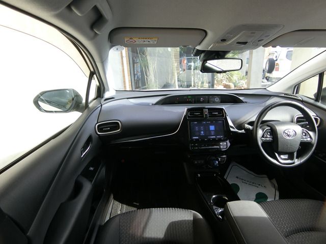 TOYOTA PRIUS 2018 Image 31