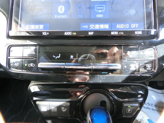 TOYOTA PRIUS 2018 Image 31