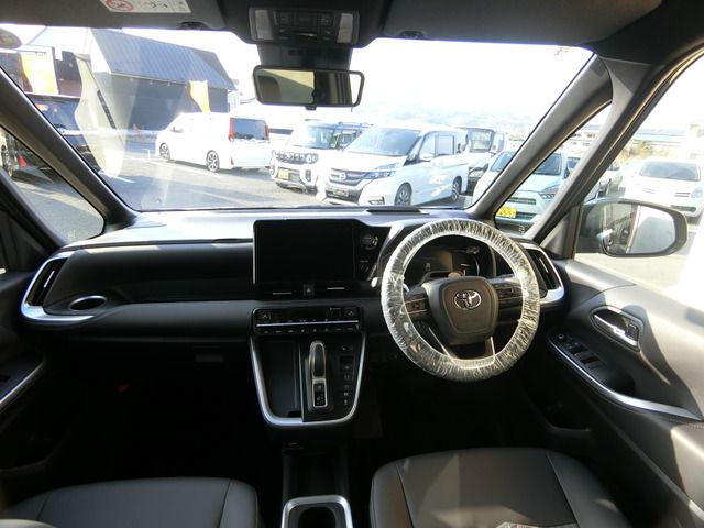 TOYOTA NOAH HYBRID 2026 Image 31