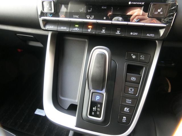 TOYOTA NOAH HYBRID 2026 Image 31