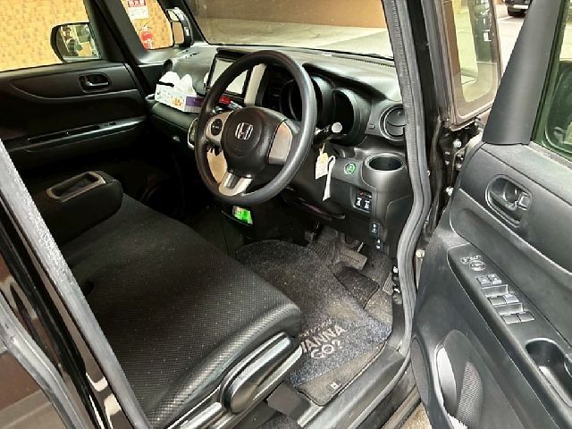 HONDA N BOX 2015 Image 31