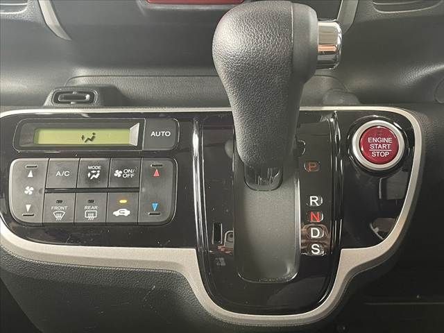 HONDA N BOX 2014 Image 31