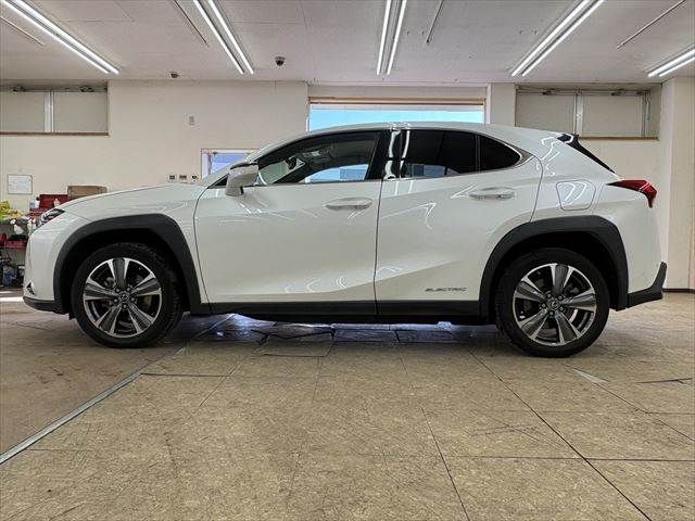 TOYOTA LEXUS UX300E 2021 Image 31