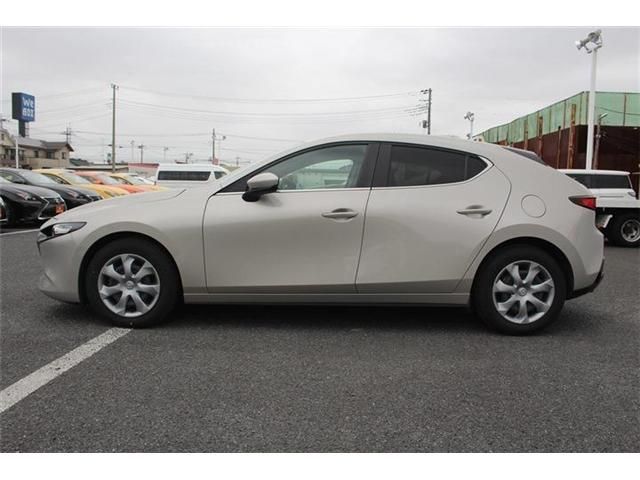 MAZDA 3 FASTBACK 2023 Image 31