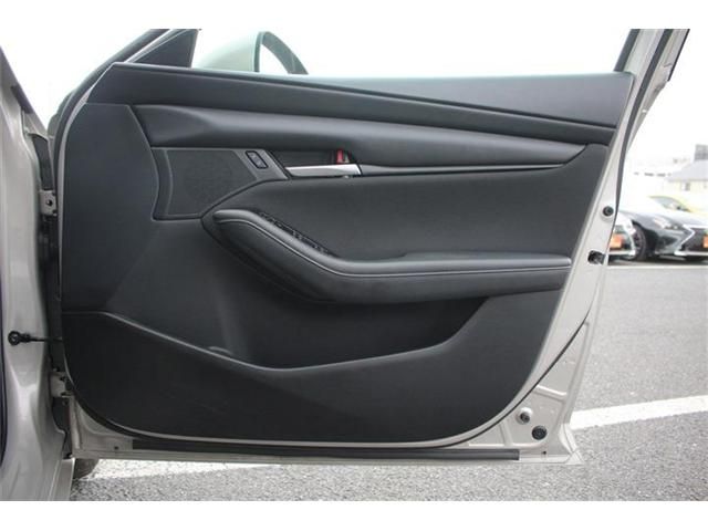 MAZDA 3 FASTBACK 2023 Image 31