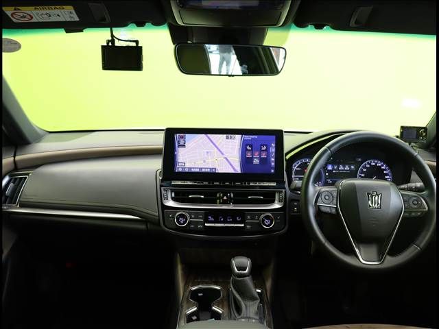 TOYOTA CROWN SEDAN HYBRID 2022 Image 31