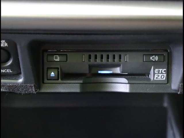 TOYOTA CROWN SEDAN HYBRID 2022 Image 31