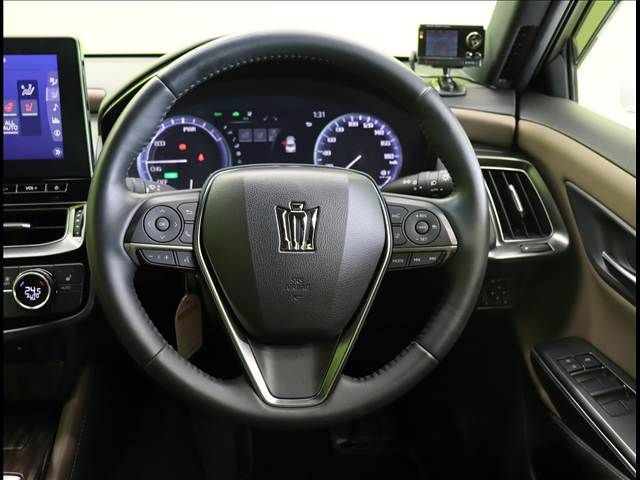 TOYOTA CROWN SEDAN HYBRID 2022 Image 31