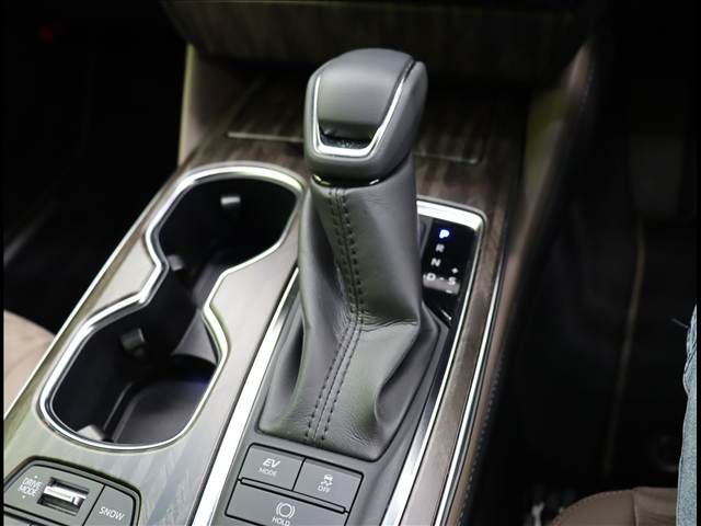 TOYOTA CROWN SEDAN HYBRID 2022 Image 31