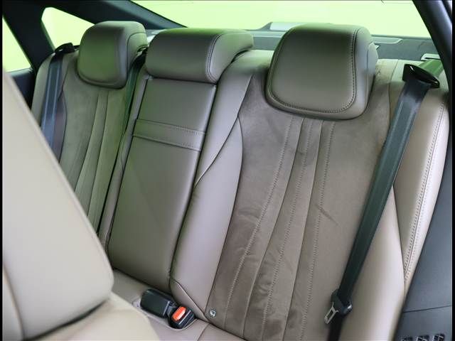 TOYOTA CROWN SEDAN HYBRID 2022 Image 31