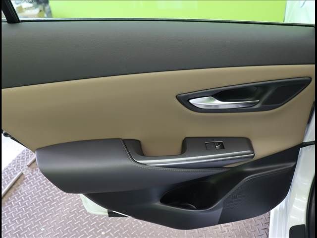 TOYOTA CROWN SEDAN HYBRID 2022 Image 31