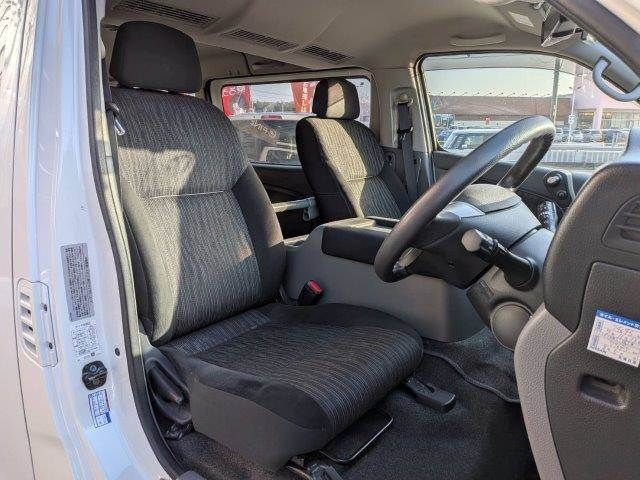 NISSAN NV350 CARAVAN 4WD 2020 Image 31