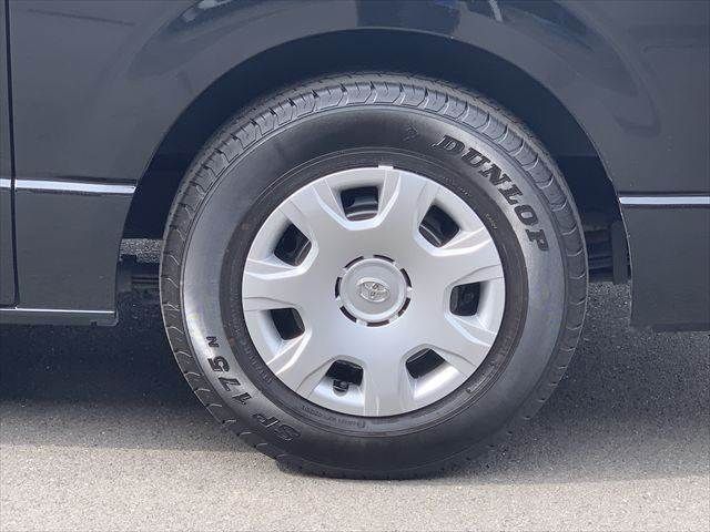 TOYOTA HIACE VAN 4WD 2017 Image 31