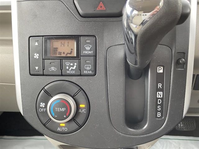 DAIHATSU TANTO 4WD 2013 Image 31