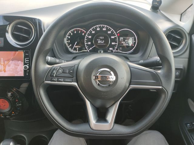 NISSAN NOTE 2017 Image 31