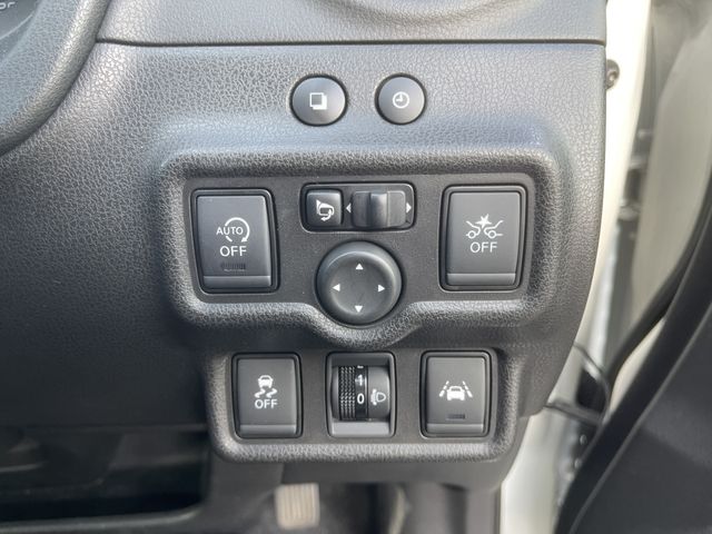 NISSAN NOTE 2017 Image 31