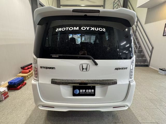 HONDA STEPWAGON SPADA 2014 Image 31