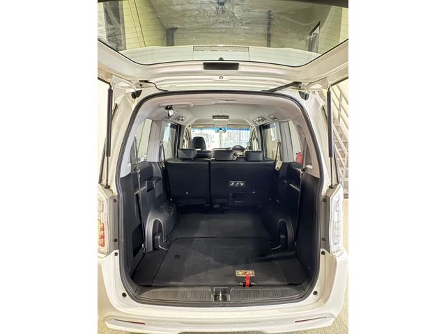 HONDA STEPWAGON SPADA 2014 Image 31