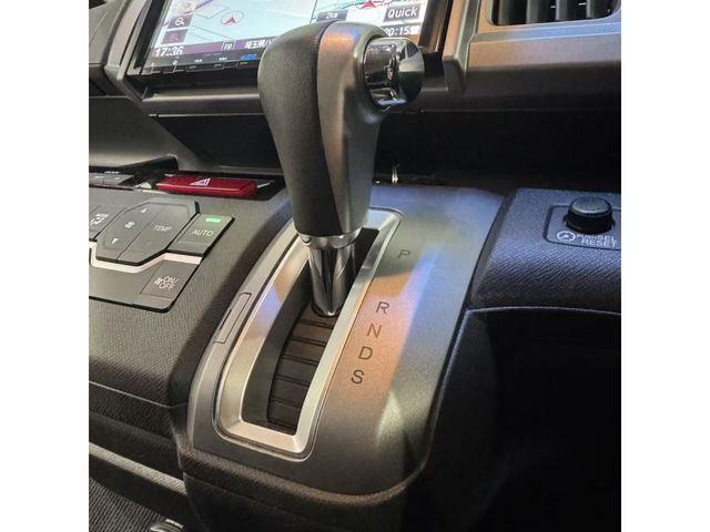 HONDA STEPWAGON SPADA 2014 Image 31