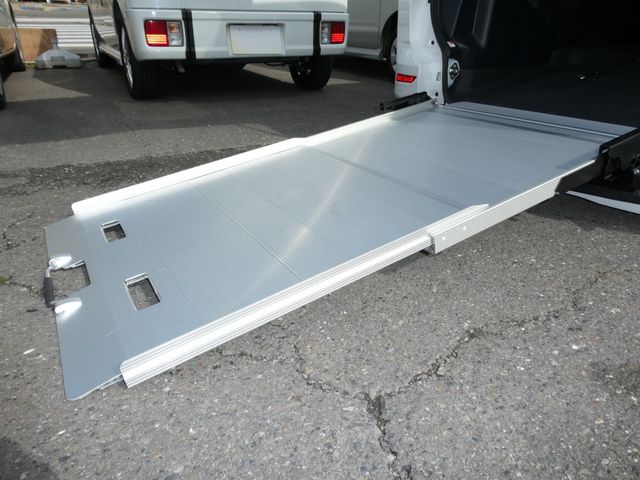 TOYOTA NOAH HYBRID 2022 Image 31