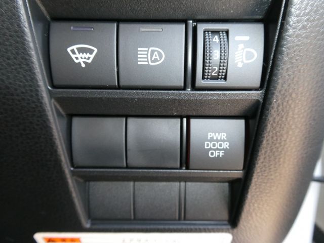 TOYOTA NOAH HYBRID 2022 Image 31