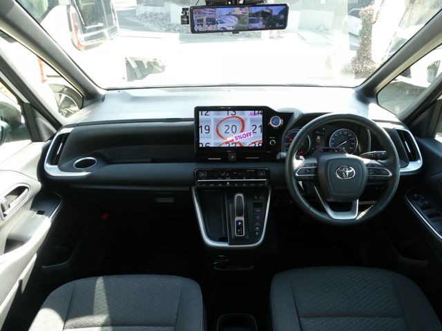 TOYOTA NOAH HYBRID 2022 Image 31