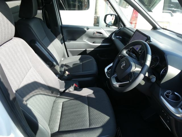 TOYOTA NOAH HYBRID 2022 Image 31