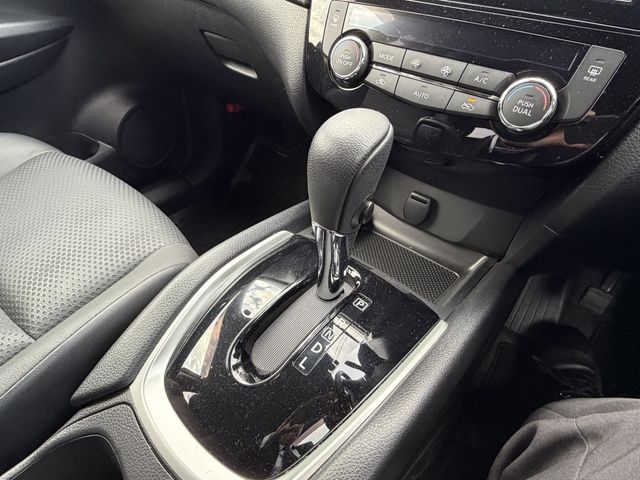 NISSAN X-TRAIL 2WD 2017 Image 31