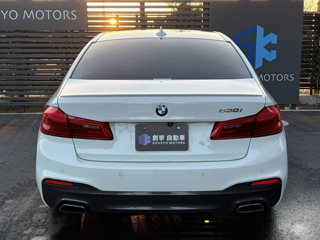 BMW 5SERIES SEDAN 2018 Image 31