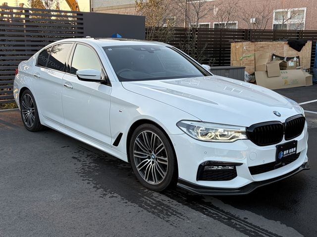 BMW 5SERIES SEDAN 2018 Image 31