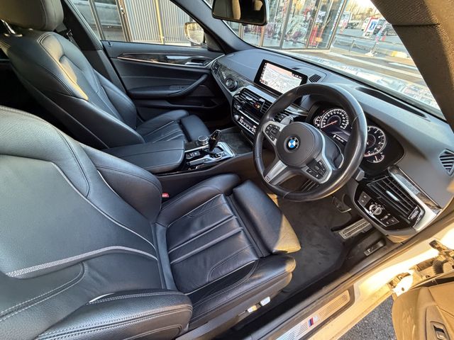 BMW 5SERIES SEDAN 2018 Image 31