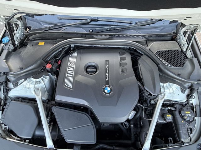 BMW 5SERIES SEDAN 2018 Image 31