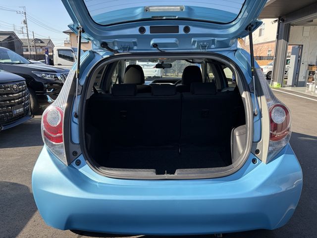 TOYOTA AQUA 2013 Image 31