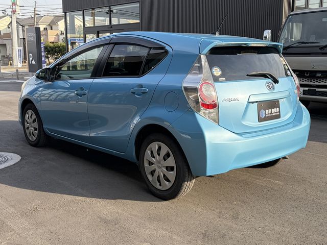 TOYOTA AQUA 2013 Image 31
