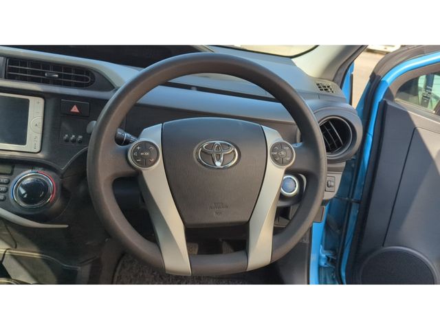 TOYOTA AQUA 2013 Image 31