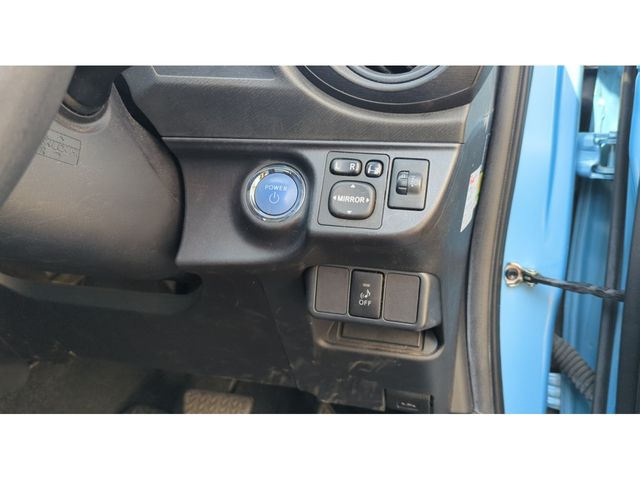 TOYOTA AQUA 2013 Image 31